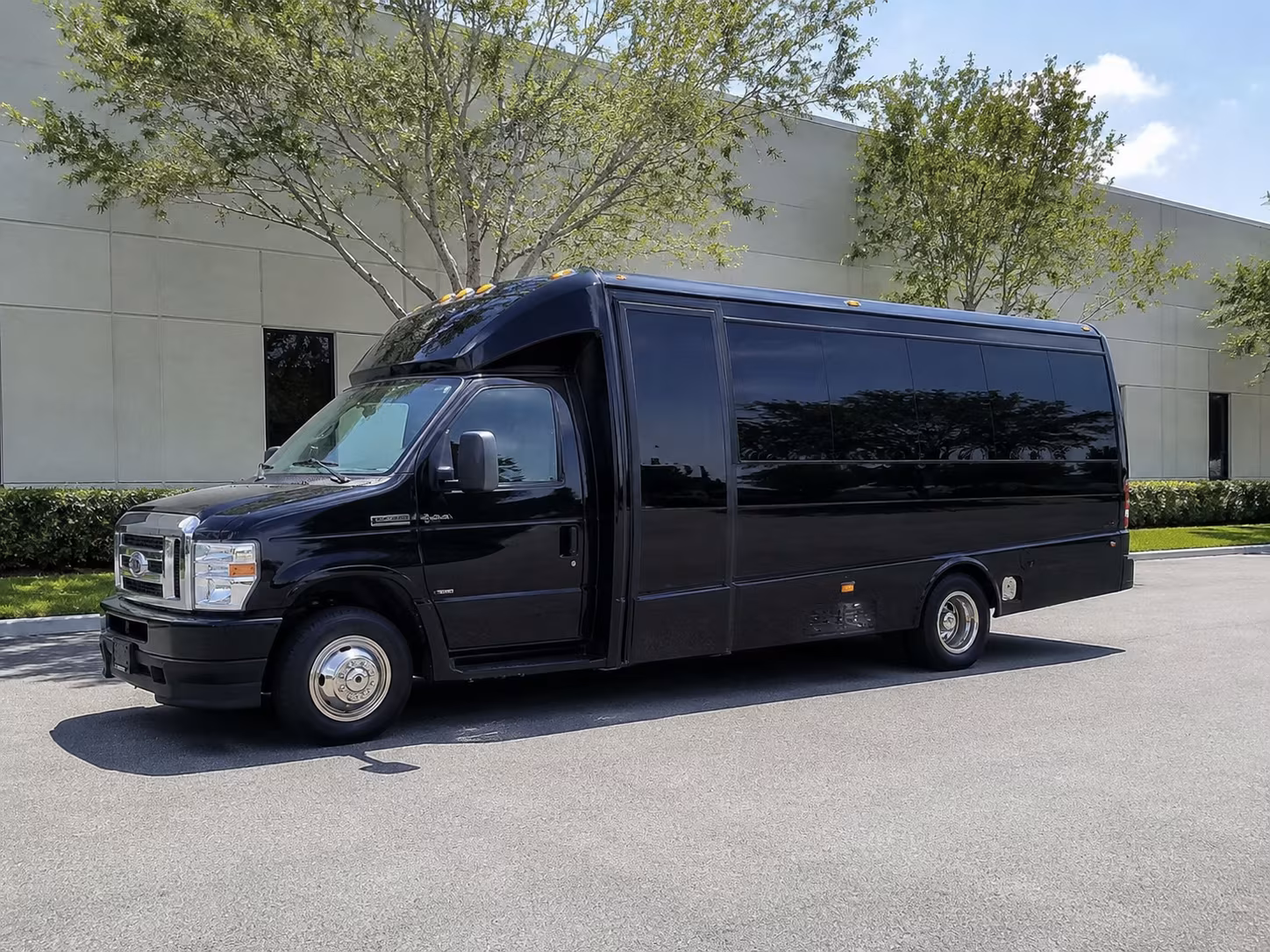 we help you compare buses for cruises out of the port of charleston